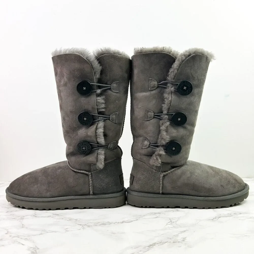 UGG Bailey Button Triplet II Tall Boots (7.5) in Gray Sheepskin Fur Cozy Shoes